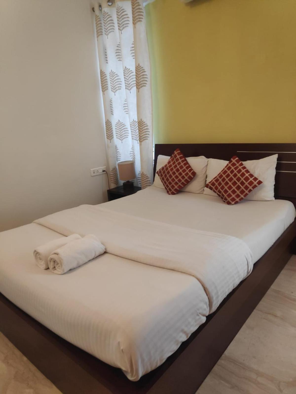Ixora Suites Bangalore Exterior foto